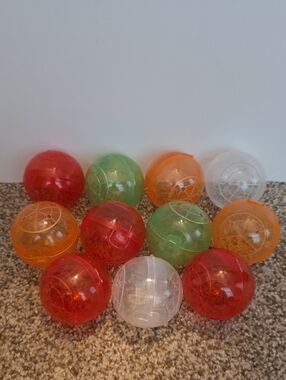 Assorted Transparent Prize Capsules Balls- 11 Pack (Red, Orange, Green, White)